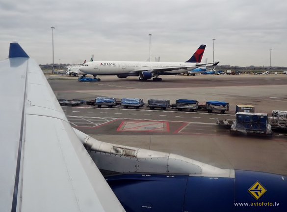 Airbus A330-323